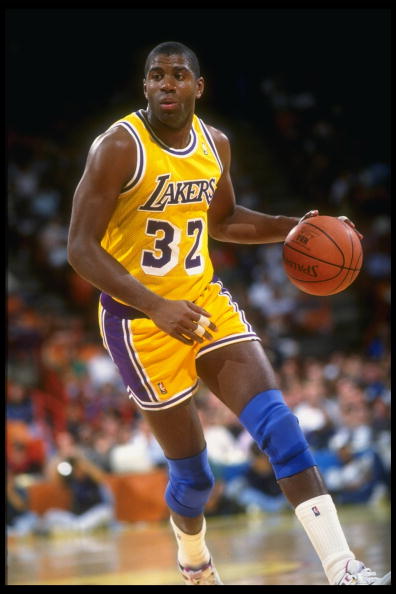 乌西克伤了已经正式向WBO申请延期进行强制卫