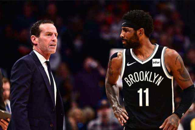 鲁梅尼格：高层每天都在为球员涨薪而忙碌，这不应该是足球的未来.