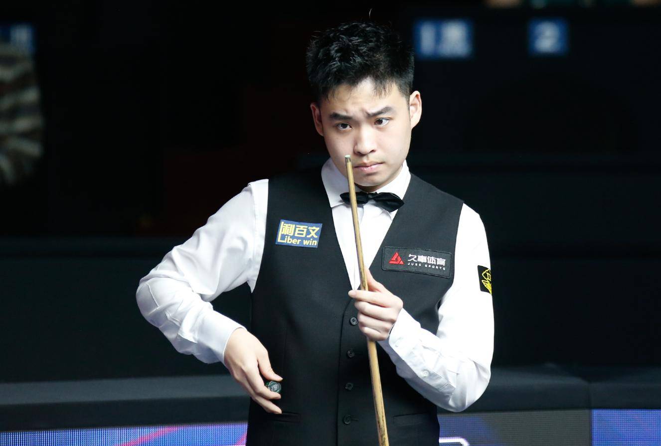 双探花60分绿军3-1骑士詹皇场边观赛加兰30+7