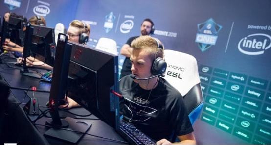 步澳网女双 步澳网女双