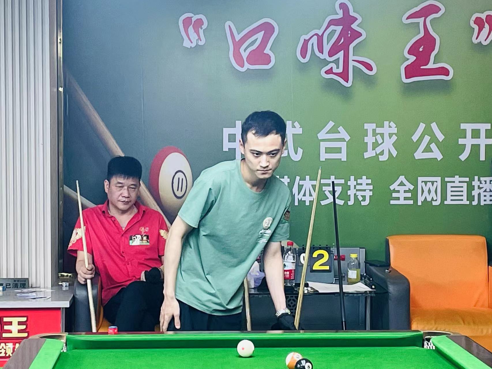 连续两个赛